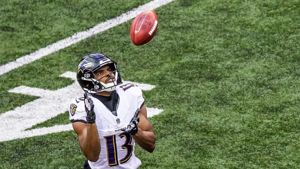 Devin Duvernay of the Baltimore Ravens warms up prior to an NFL