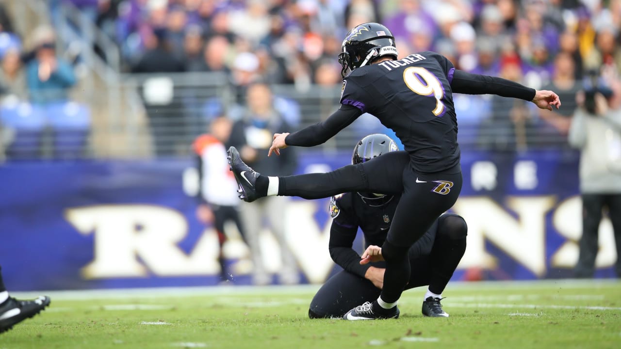 Justin Tucker of Baltimore Ravens kicks 70-yard field goal in his team's  warm-up on Sunday