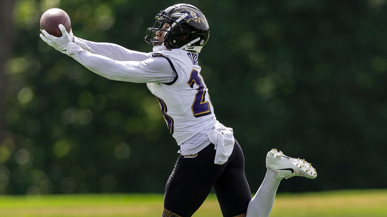 Philadelphia Eagles' Ronald Darby, left, blocks a pass intended for Buffalo  Bills' John Brown d …