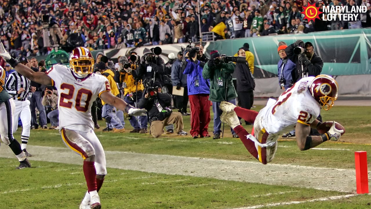 Washington Redskins safety Sean Taylor sets for play against the