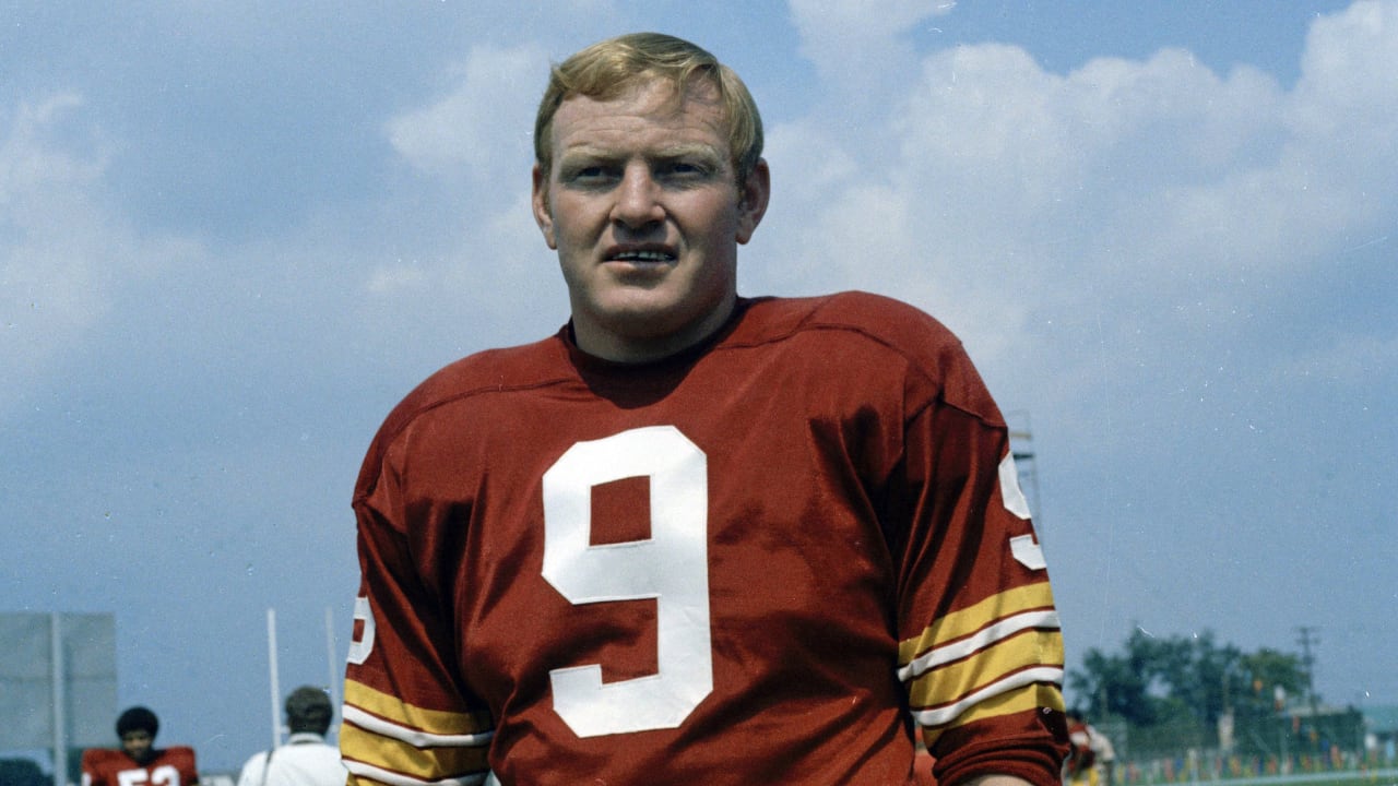 WATCH: Some of Sonny Jurgensen's best throws