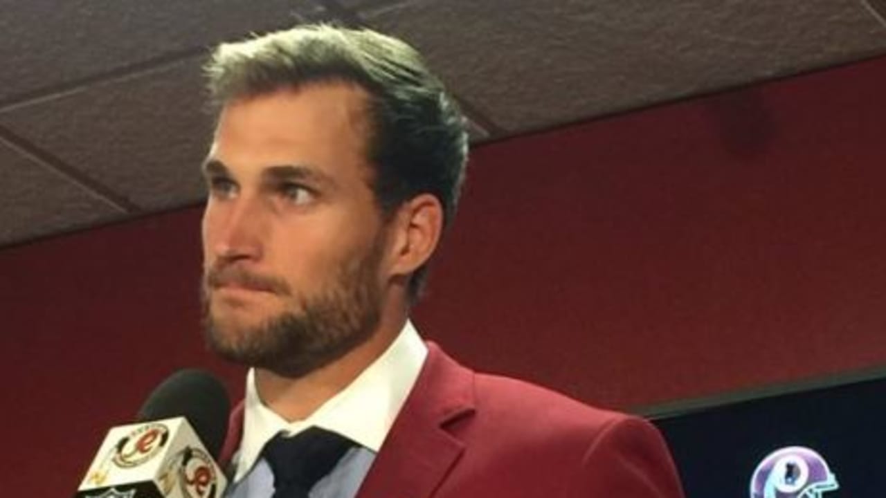 Washington Commanders - Kirk Cousins with the #HTTR pocket square! 