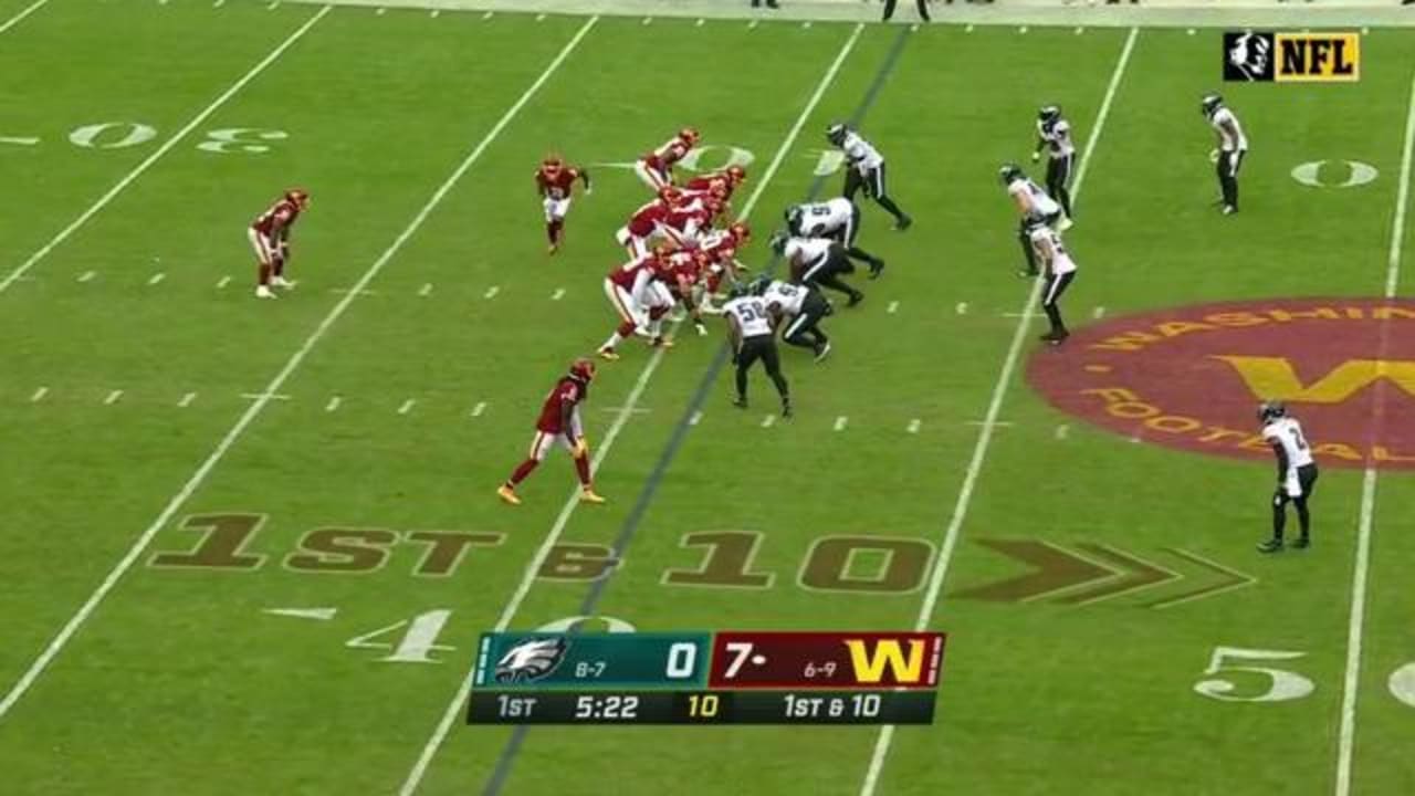 Washington Commanders running back Antonio Gibson shakes tackle on 22-yard  catch and run