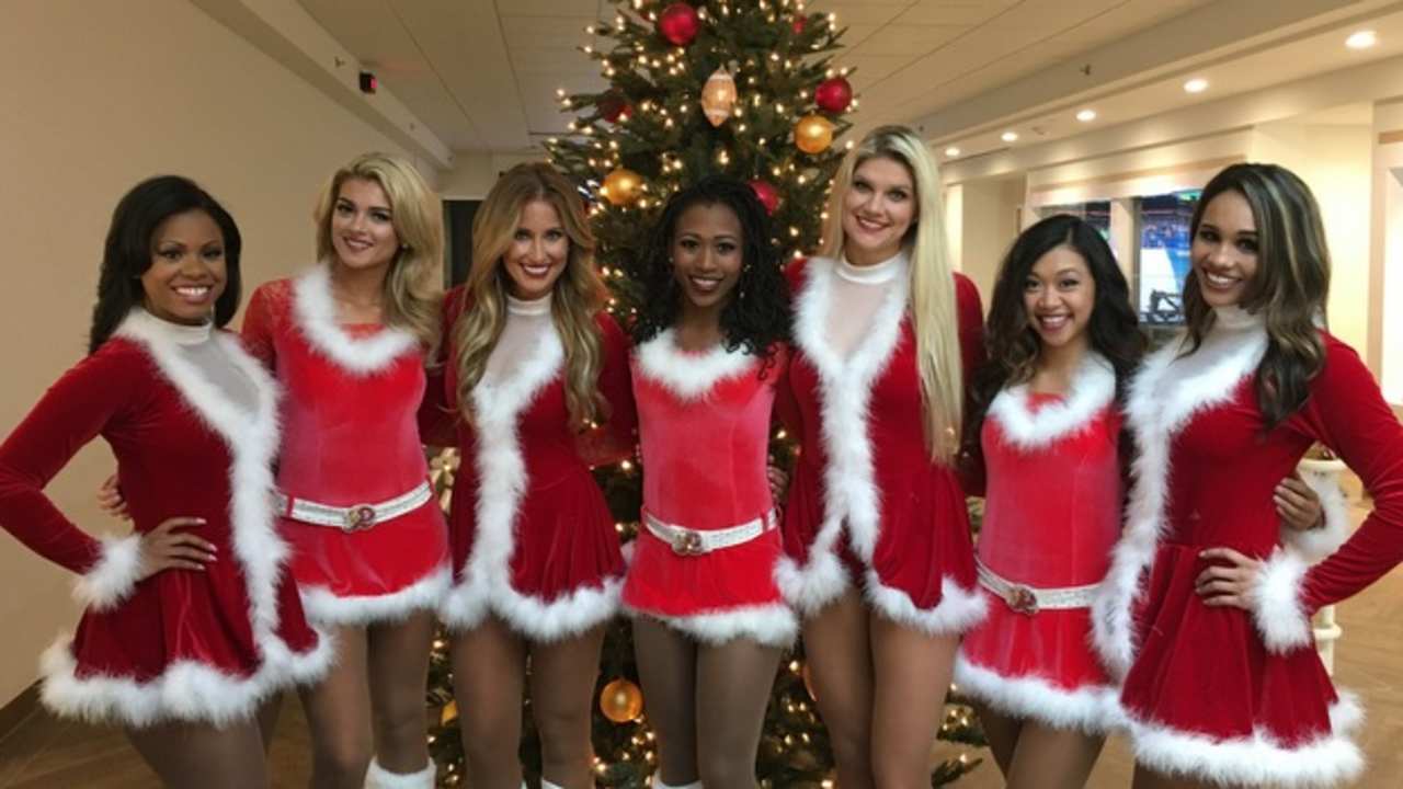 PHOTOS Cheerleaders Film Holiday Music Video