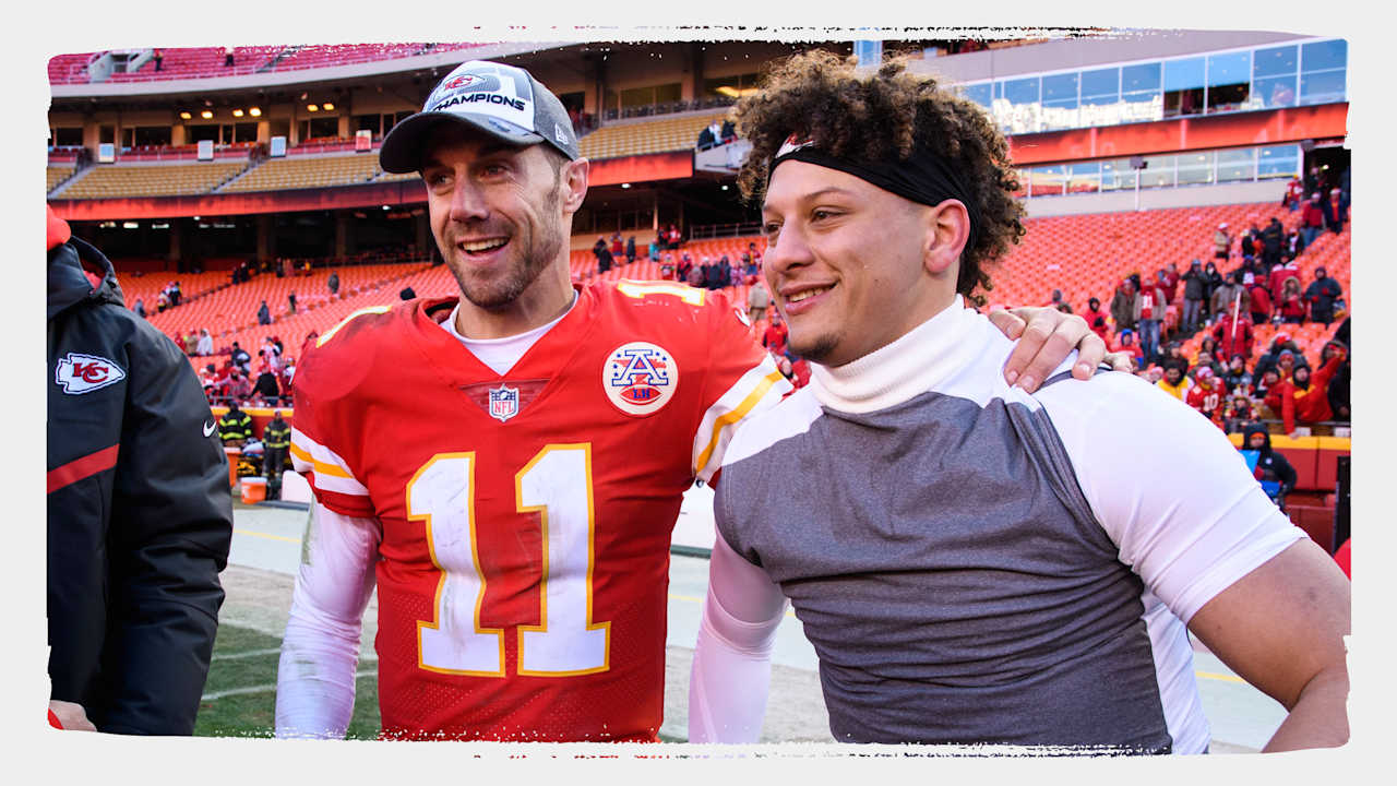 Alex Smith Taught Patrick Mahomes 'Invaluable' Lessons While Playing For  The Kansas City Chiefs