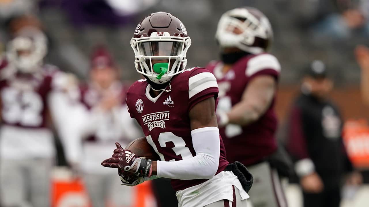 Emmanuel Forbes Comes Up With The Commanders' Second INT Of Dalton