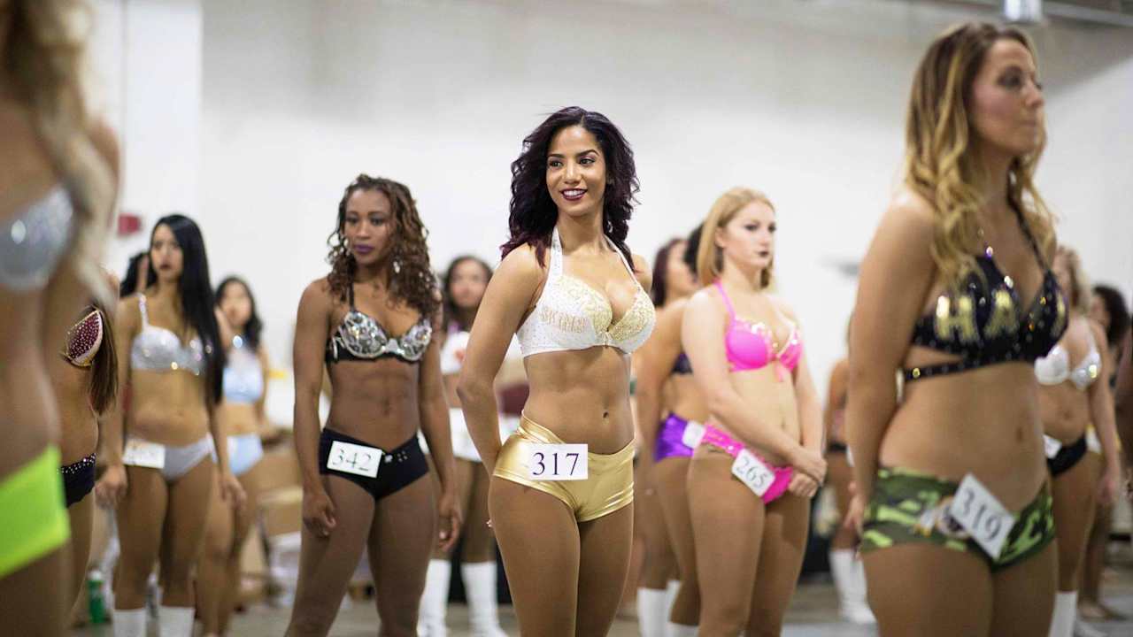 Americas Cheerleader on X: PicDay : Tracey of the Washington Redskins cheerleaders  swimsuit  / X