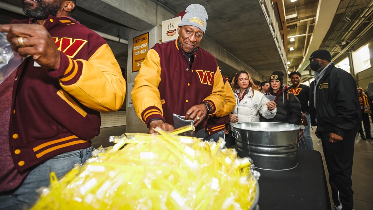 CSN: Redskins And USO Box Care Packages For Troops