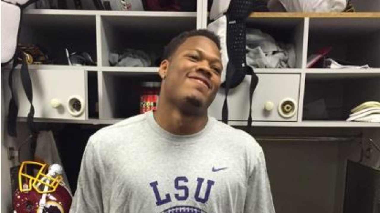 Ricky Jean Francois Boasts His LSU Pride With Rookies
