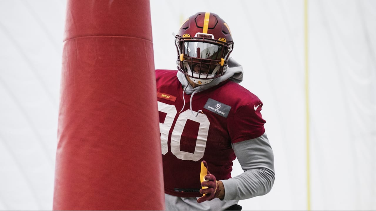 Washington Commanders defensive end James Smith-Williams during