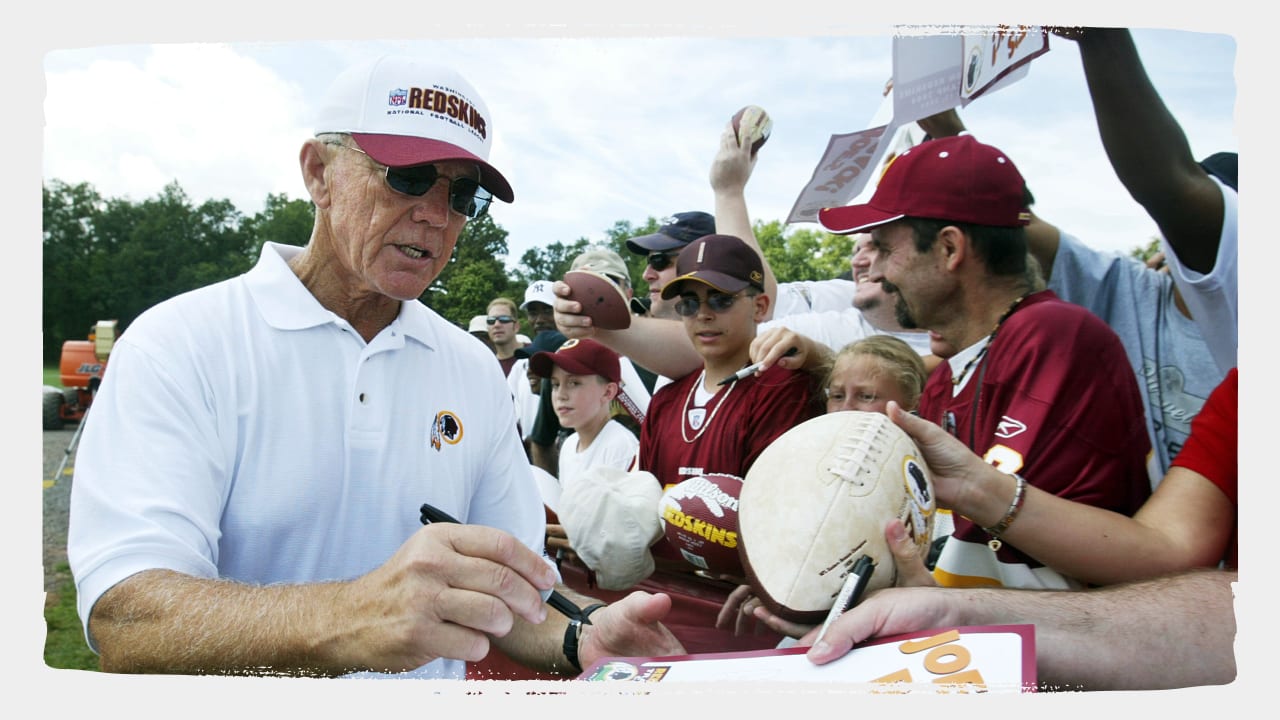 Gibbs back to coach Redskins