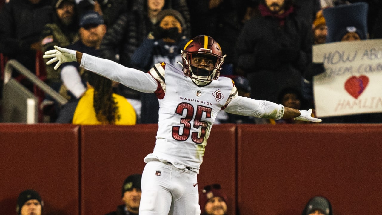 Emotional Jeremy Reaves learns he made the Pro Bowl