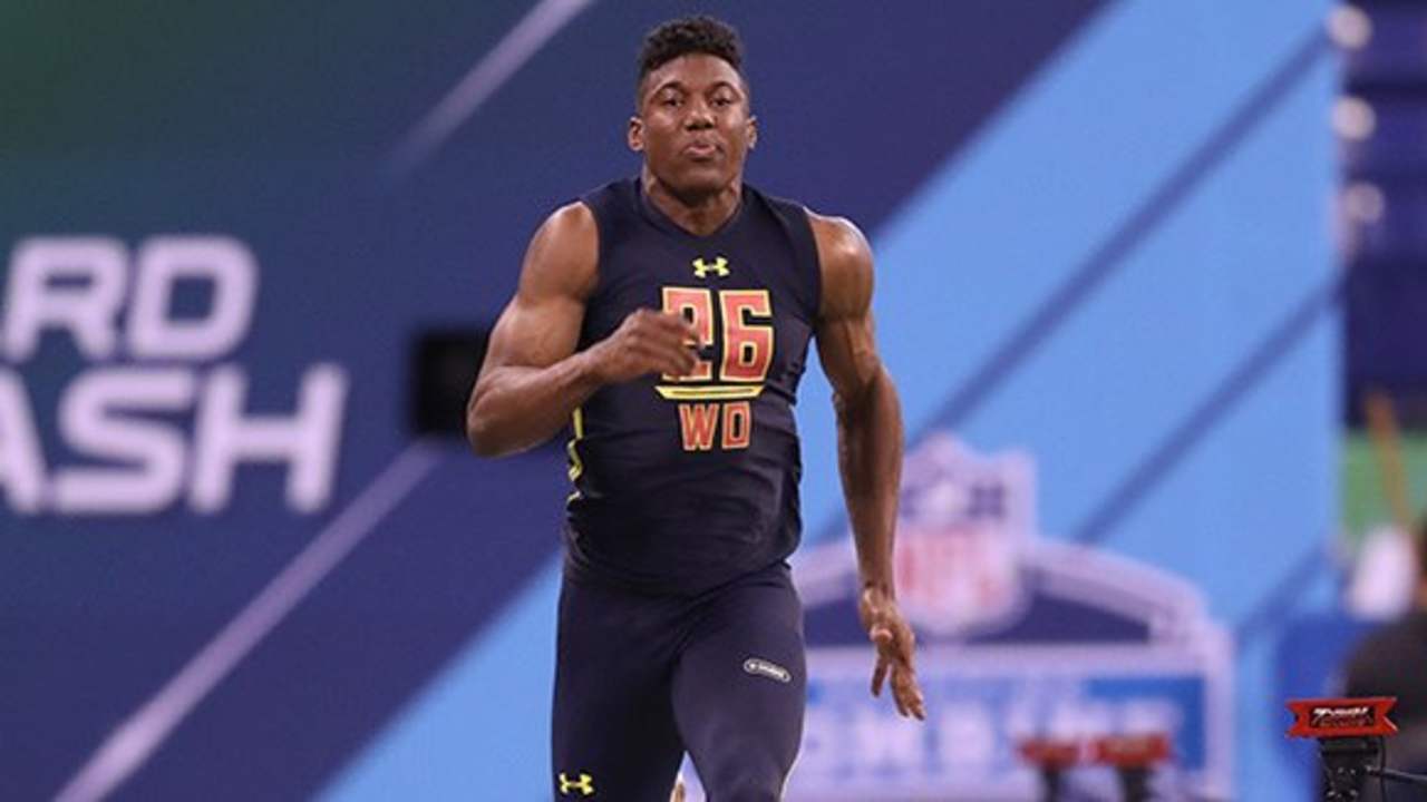 NFL WR Zay Jones Runs A 4.46 40Yard Dash