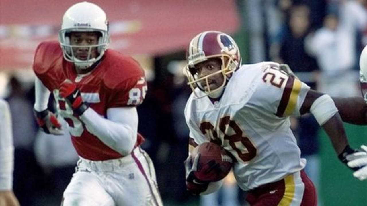 Darrell Green 1982 100m Championship, Bolt this: Here's Washington  Redskins Hall of Fame cornerback Darrell Green winning the NCAA Division II  100 meter dash Championship in 1982 for Texas, By Breaking Burgundy