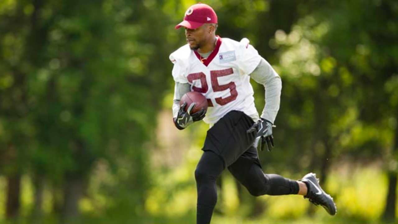 chris thompson running shoes