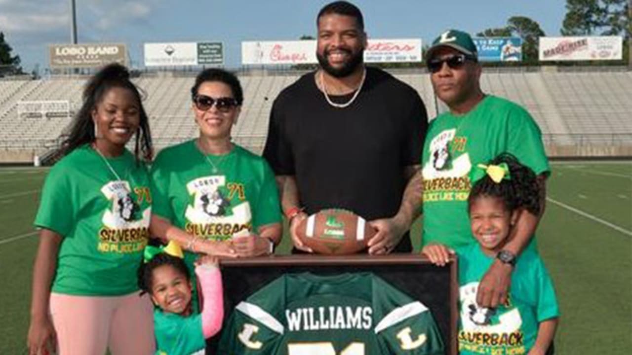 Trent Williams comes back to Longview and hosts third annual camp