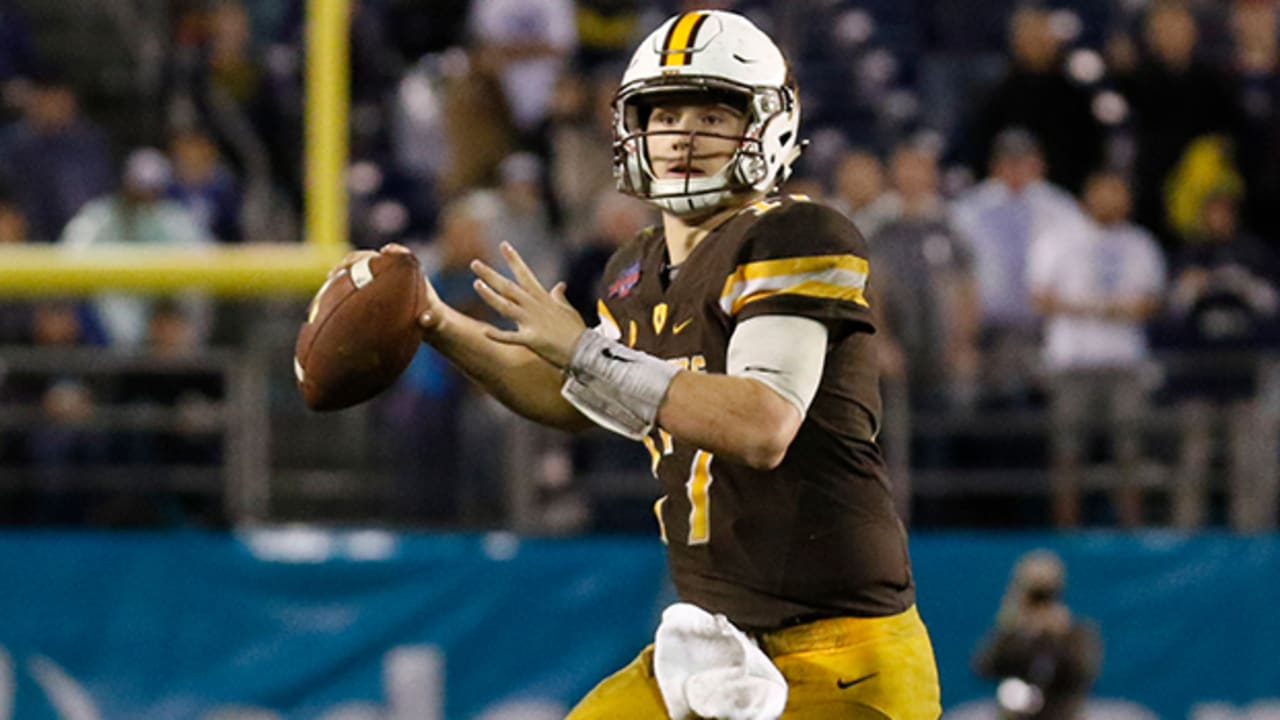 Josh Allen's FINAL College Game! (2017 Famous Idaho Potato Bowl CMU vs.  Wyoming) 