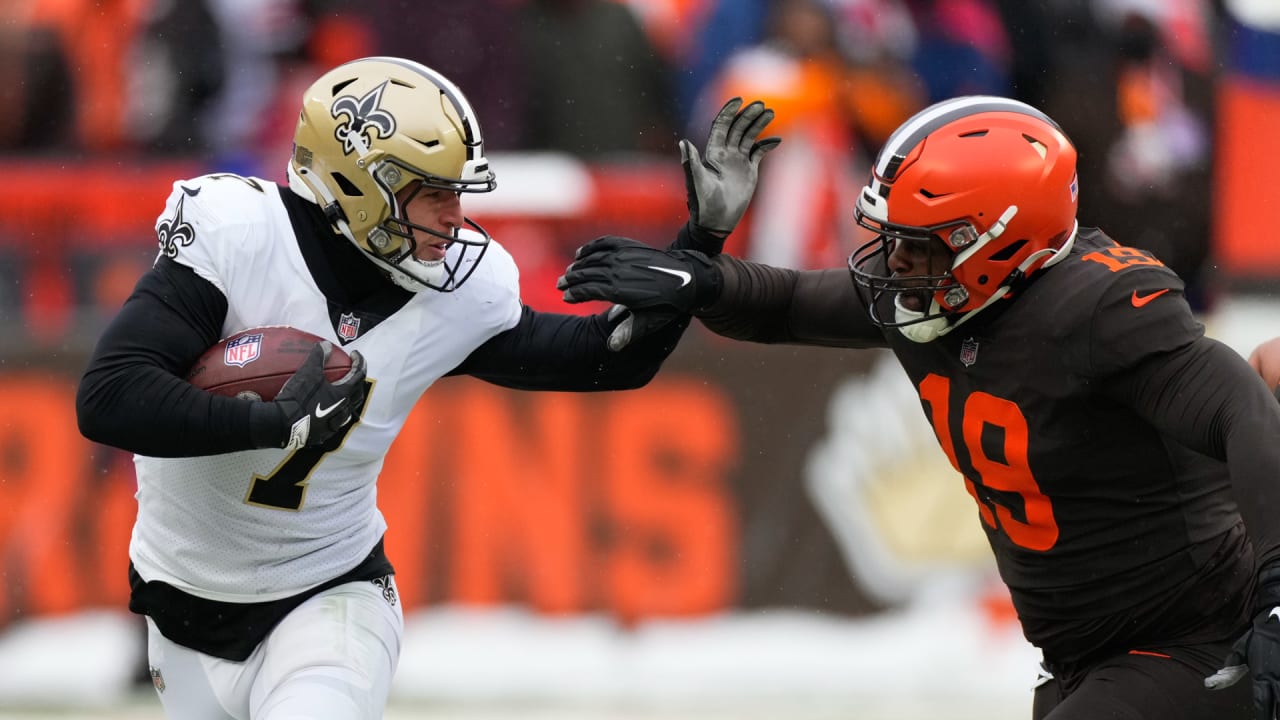 Photos: Week 16 - Saints at Browns Game Action