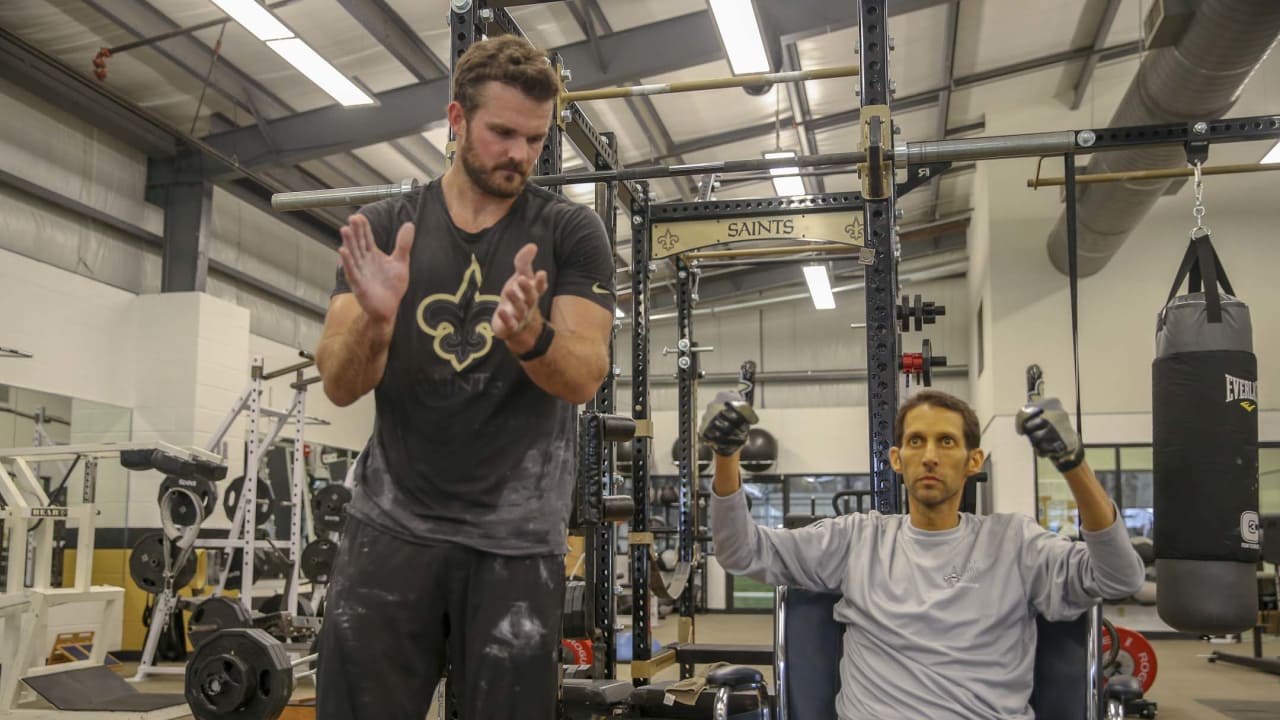 Thomas Morstead Honors Chris Cordaro With 60 Minutes Of Pull Ups