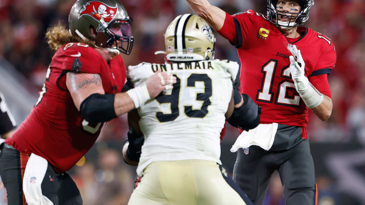 NFL: Tampa Bay Buccaneers at New Orleans Saints, Fieldlevel