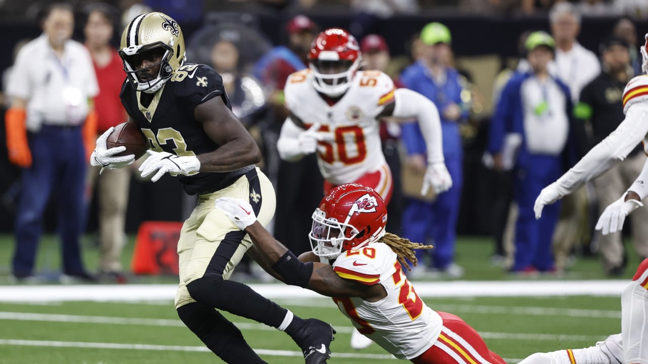 Saints vs Chiefs Watch Derek Carr escapes pressure and convert on 3rd