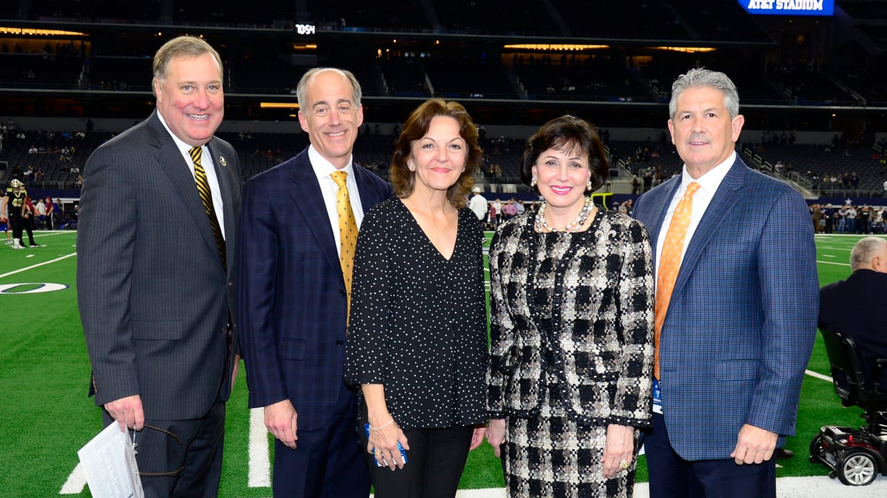 Week 13 Saints at Cowboys - Sideline