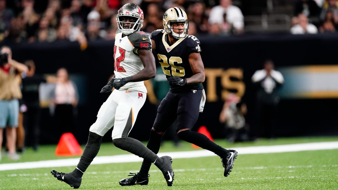 Evans held in check as Saints beat Bucs 34-17