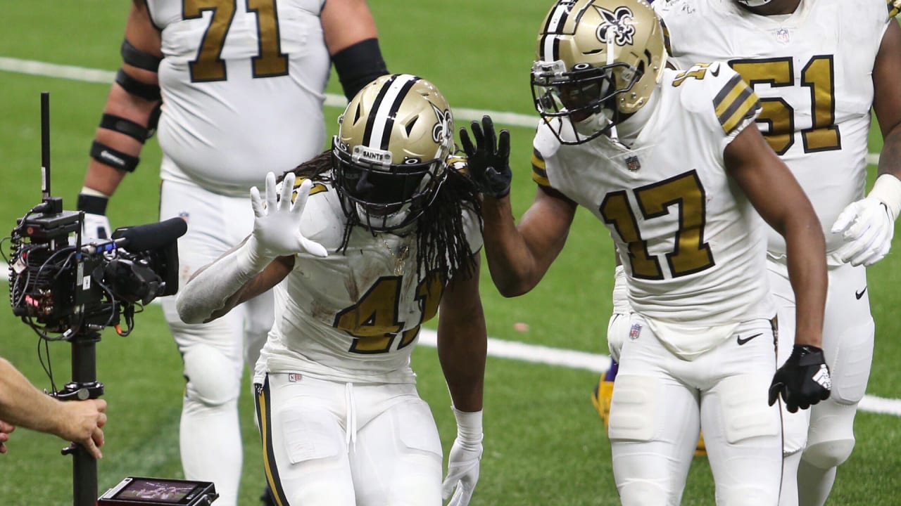 Game recap - Alvin Kamara's six-touchdown performance powers New Orleans  Saints to 52-33 win over Vikings, fourth straight NFC South title