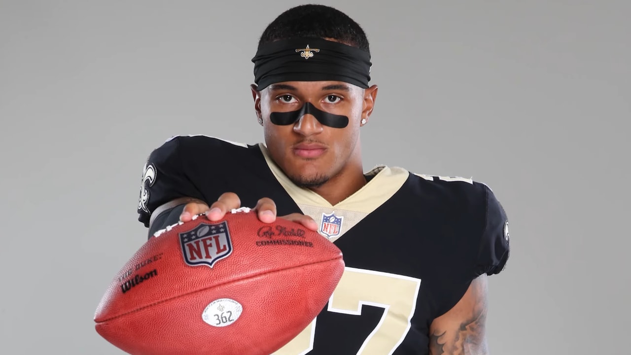 New Orleans Saints tight end Juwan Johnson (83) warms up before an NFL  preseason football game against the Los Angeles Chargers, Friday, Aug. 26,  2022, in New Orleans. (AP Photo/Tyler Kaufman Stock