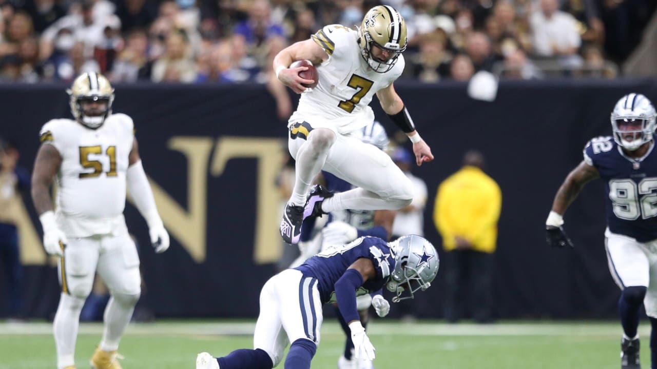 Can't-Miss Play: Taysom Hill's hurdle dazzles everyone on 23-yard rush