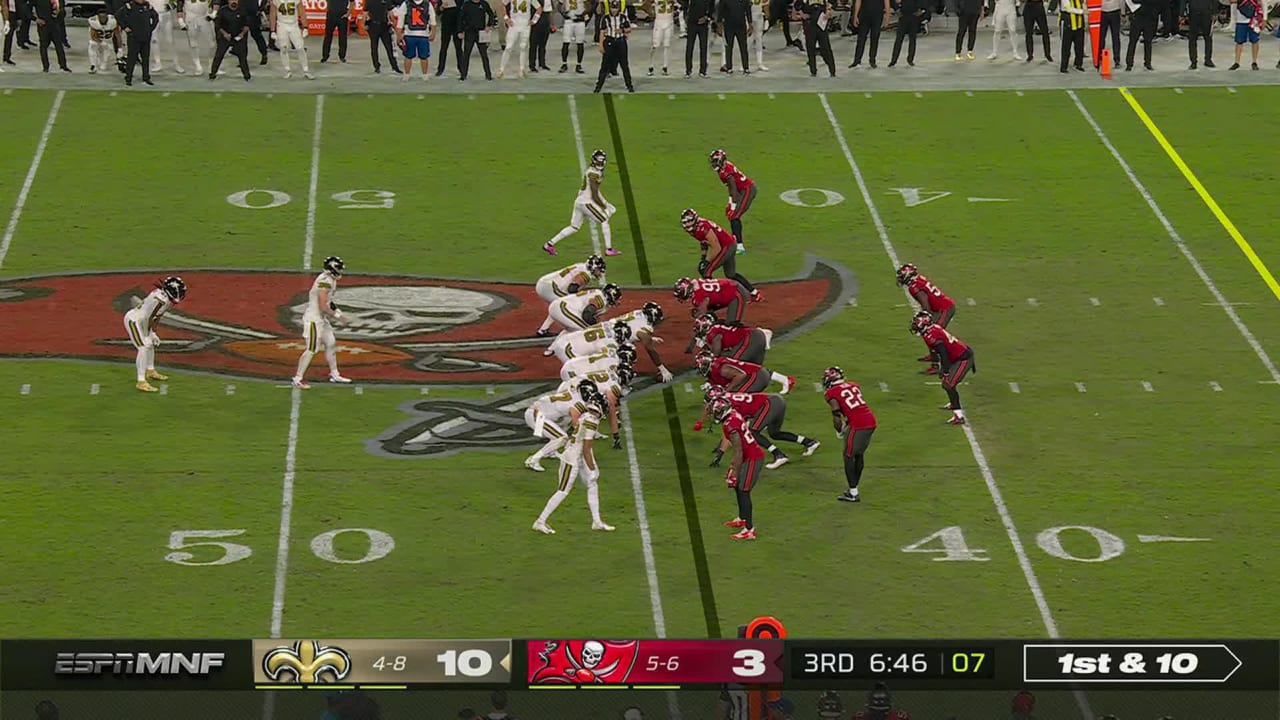 Chris Olave has insane, one-hand catch on Monday Night Football