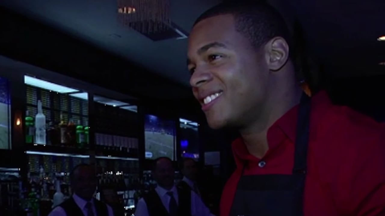 Pierre Thomas hosts celebrity dinner at Morton’s