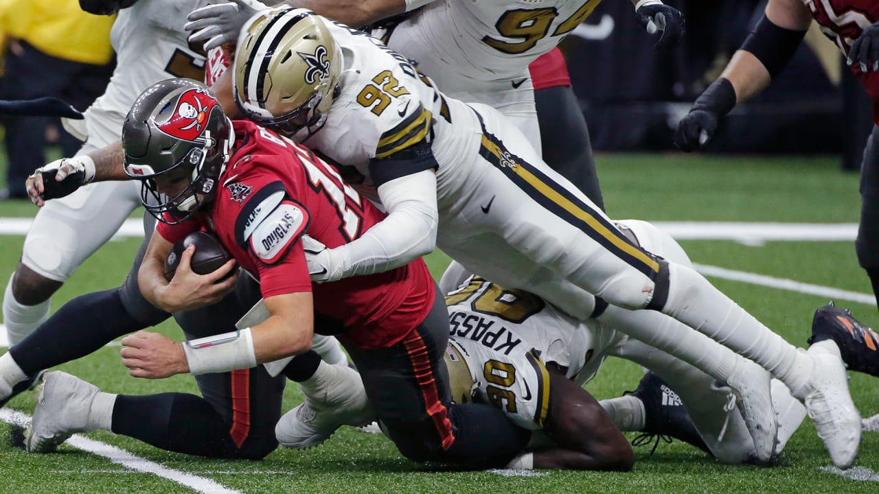 Saints overcome Winston injury, top Buccaneers 36-27