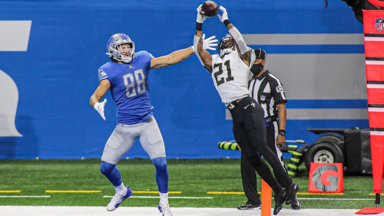 Lions vs. Saints: Matthew Stafford pregame team huddle