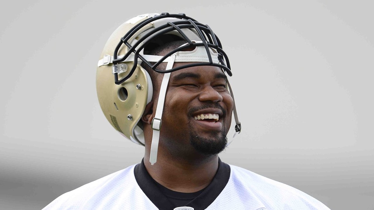 Saints Re-Sign Jahri Evans