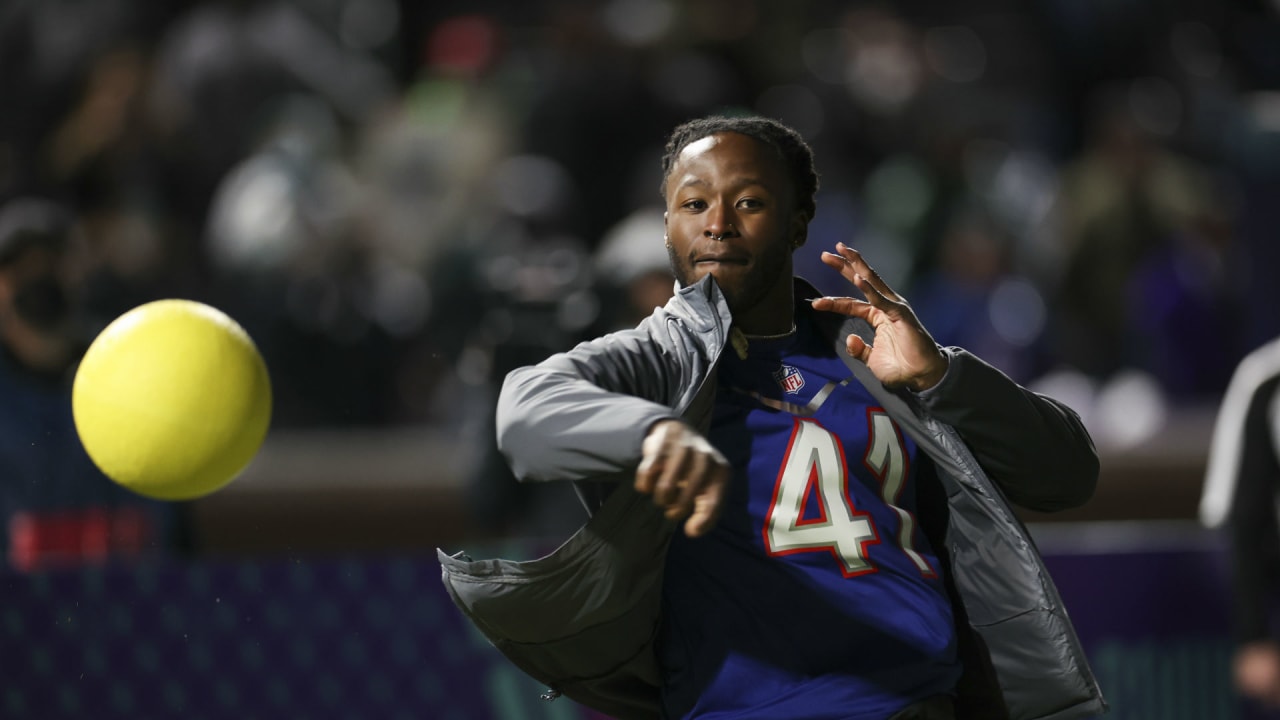 Photos Alvin Kamara participates in Epic Pro Bowl Dodgeball game