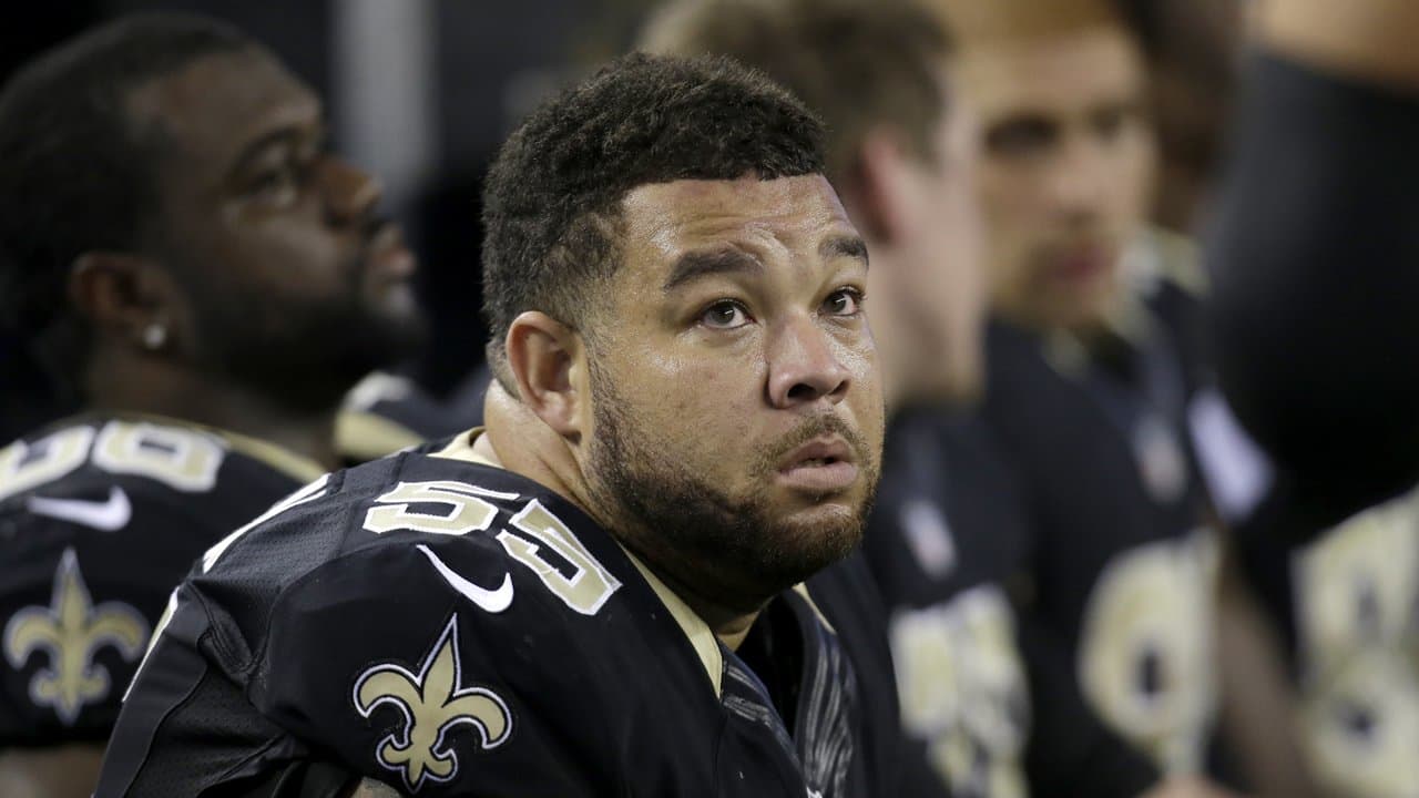 Jonathan Goodwin Leads Saints Pregame Chant