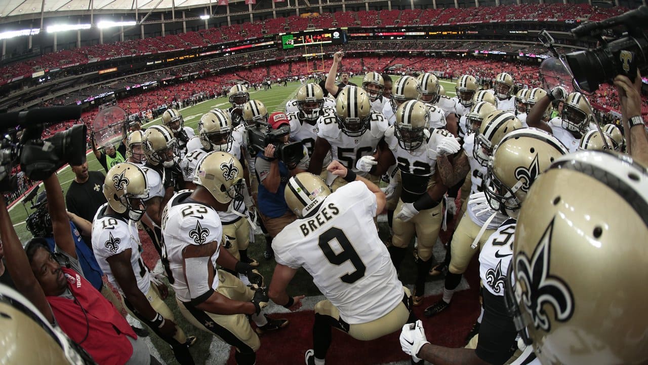 Drew Brees' pregame huddle in Atlanta
