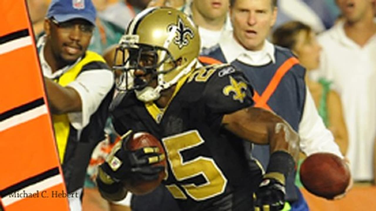 New Orleans Saints Reggie Bush (25) enters the stadium before the first  half ot the Saints-Miami Dolphins NFL preseason football game in New  Orleans, Thursday, Sept. 3, 2009. (AP Photo/Bill Haber Stock