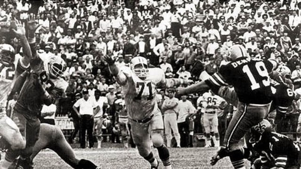 Coronavirus: Record-setting NFL kicker Tom Dempsey tests positive for  COVID-19 