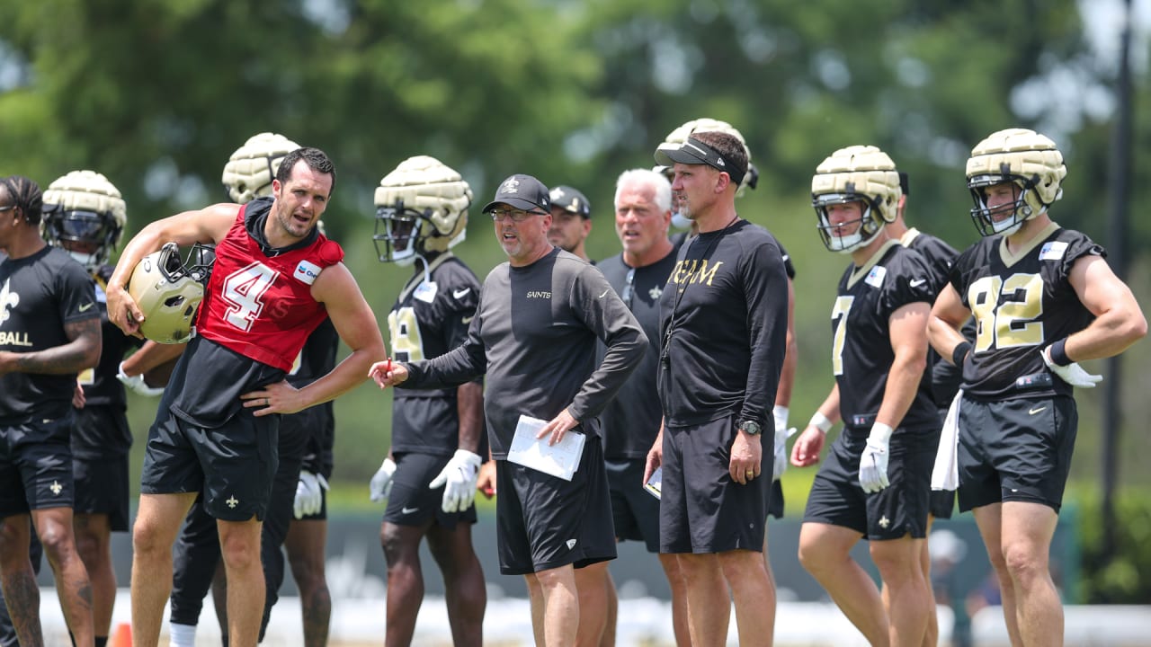 New Orleans, USA. August 13, 2023: New Orleans Saints Head Dennis Allen  encourages his players as they come off the field during NFL pre-season game  action between the New Orleans Saints and