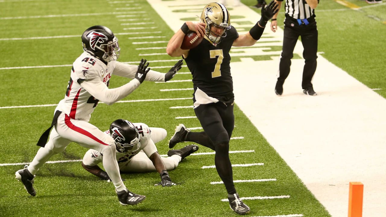 Taysom Hill rushes for a 10-yard touchdown vs. Atlanta Falcons