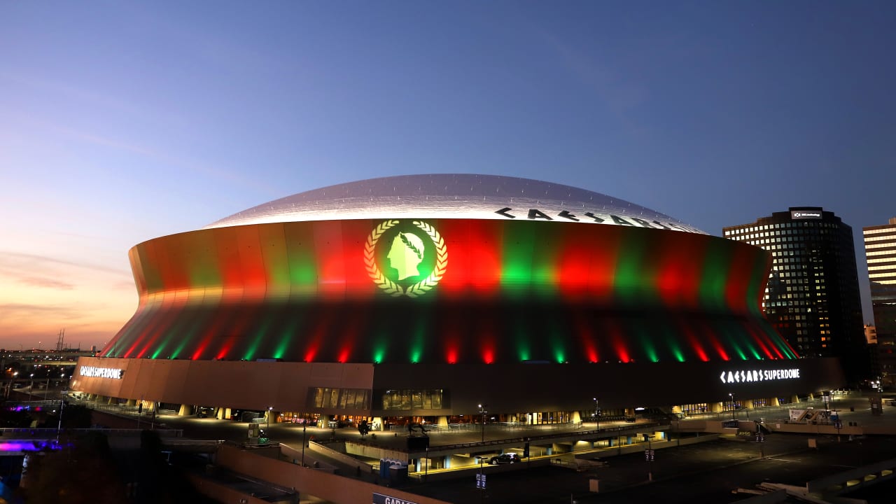 Caesars Superdome lit up for the holidays