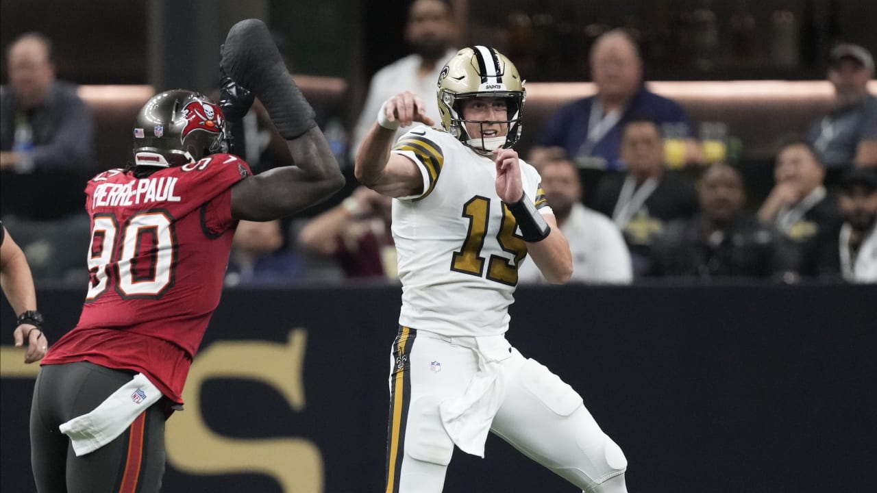 Trevor Siemian comes off bench to help Saints shock Tom Brady's