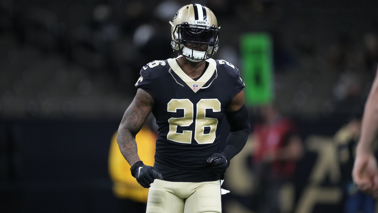 PHOTO: New Orleans Saints P.J. Williams suffers whiplash neck injury 