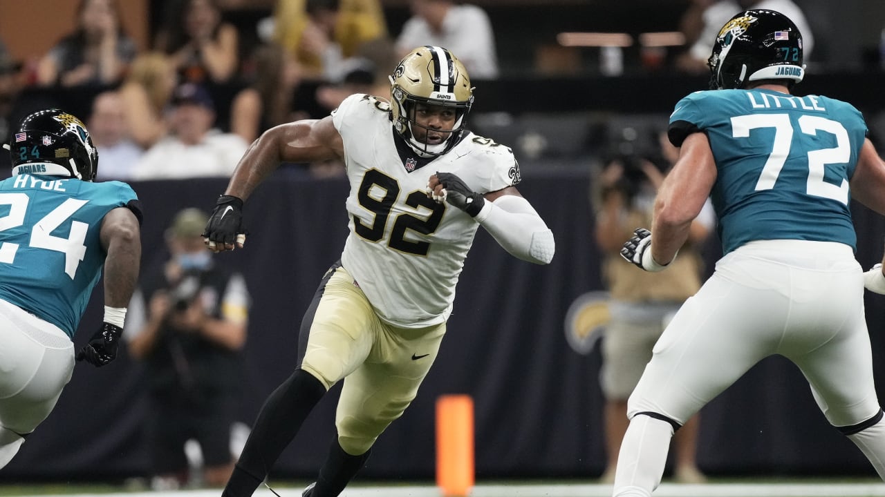 Saints LB Davis is a 'huge fan' of Jaguars QB Minshew