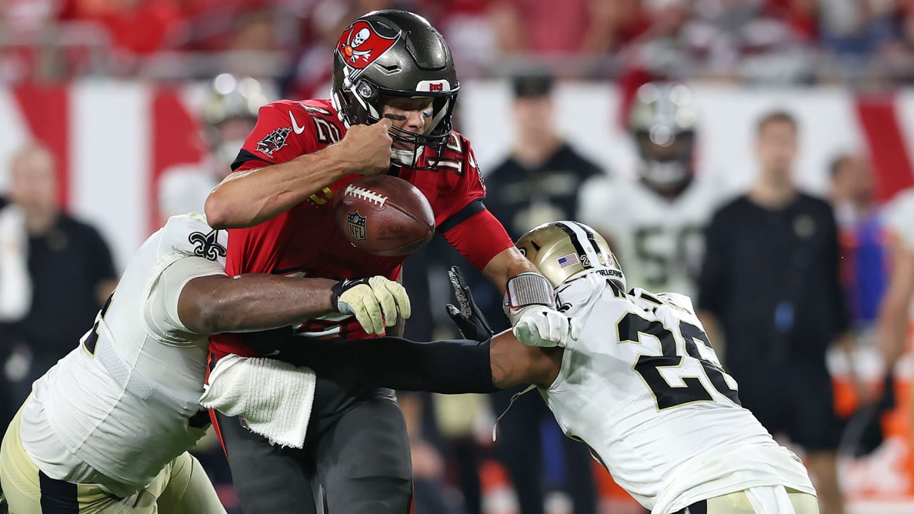 Cam Jordan is RELENTLESS on strip of Tom Brady