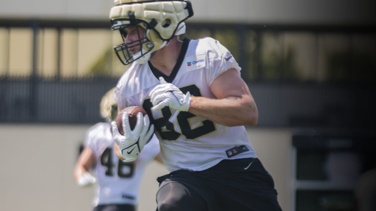 Raiders tight end Foster Moreau (87) moves into position prior to a play  during the second quar …