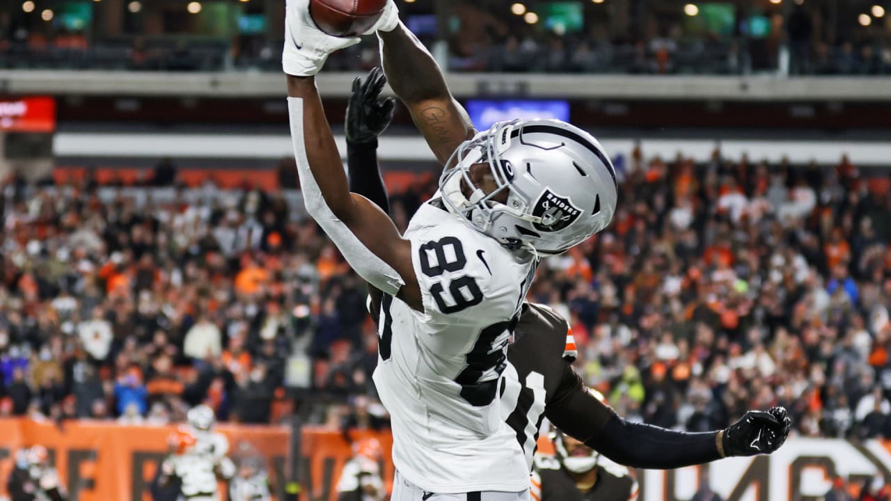 New Orleans Saints signing former Raiders third-round WR Bryan Edwards