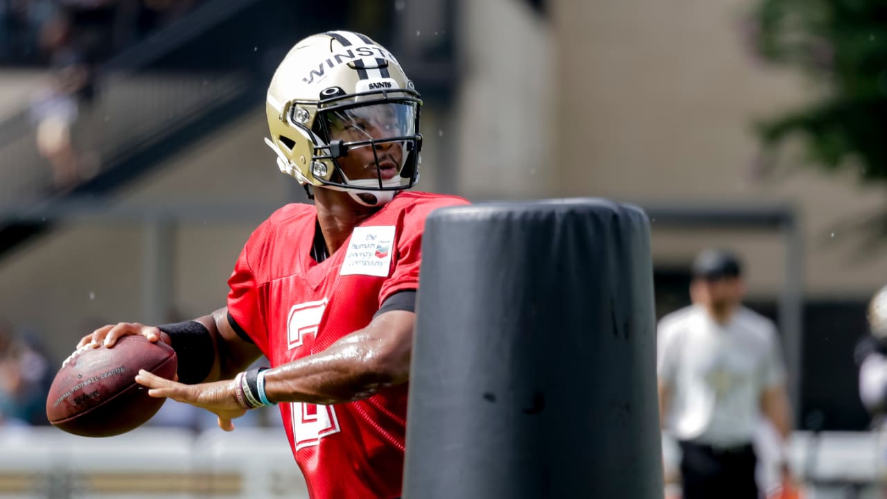 New Orleans Saints quarterback Jameis Winston (2) throws at the NFL team's  football training camp in Metairie, La., Friday, Aug. 4, 2023. (AP  Photo/Gerald Herbert Stock Photo - Alamy